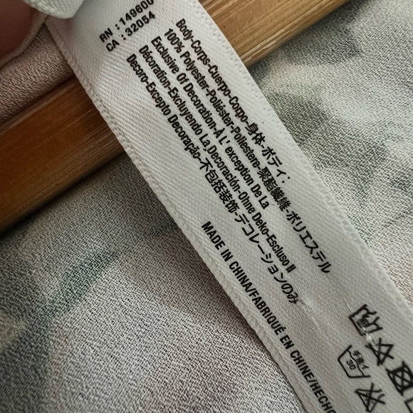 Flora Nikrooz floral romantic lace trimmed robe - Picture 8 of 10